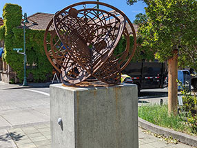 9) What sculpture is based on the idea of nesting birds and their journeys?